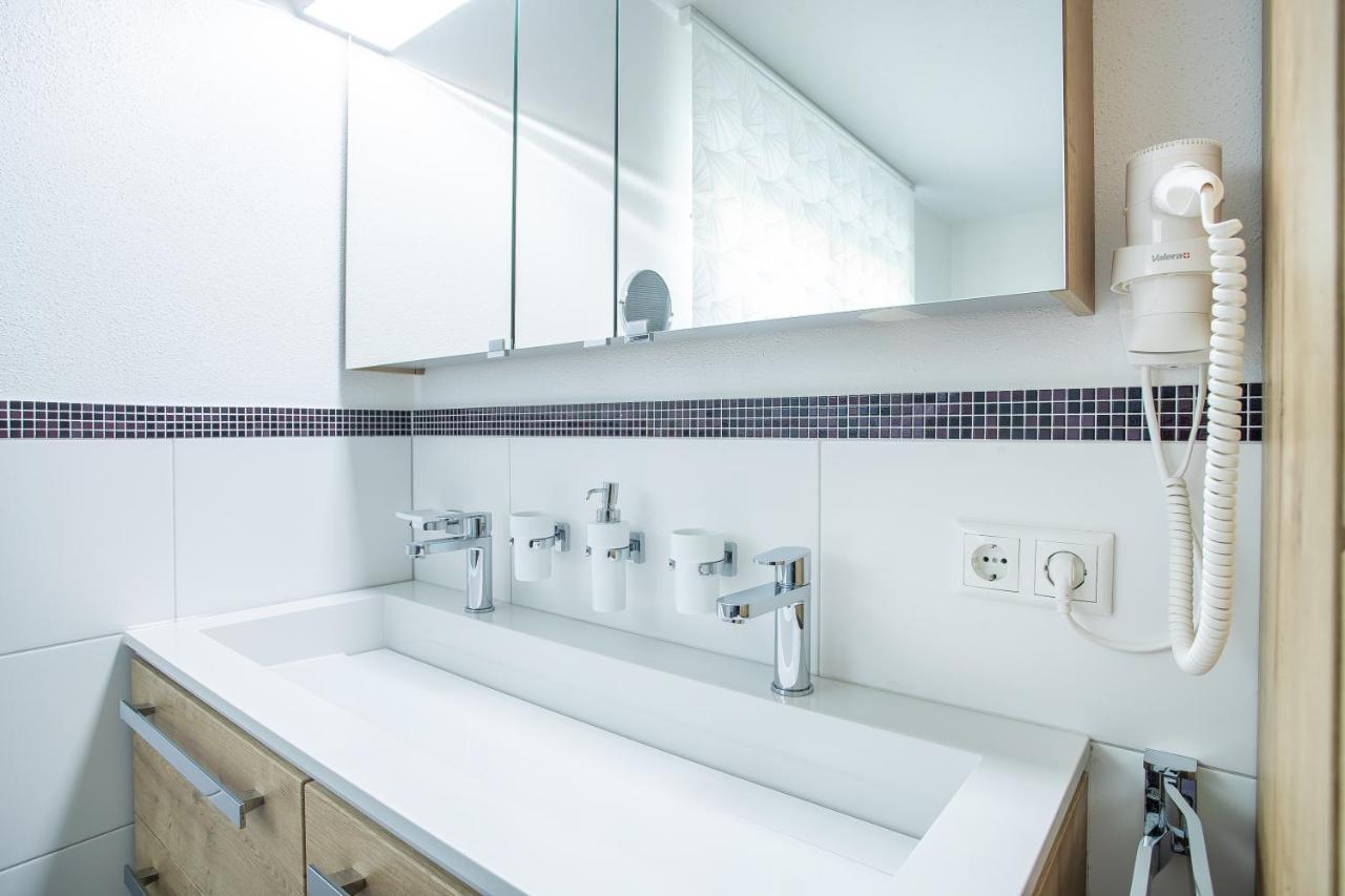 H21 - Modernes Ferienhaus 145Qm, 4Sz, Wellnessbereich Mit Sauna Und Dachterrasse Mit Panoramablick, Kuehlen Und Heizen Mit Geothermie Fügen Exterior foto